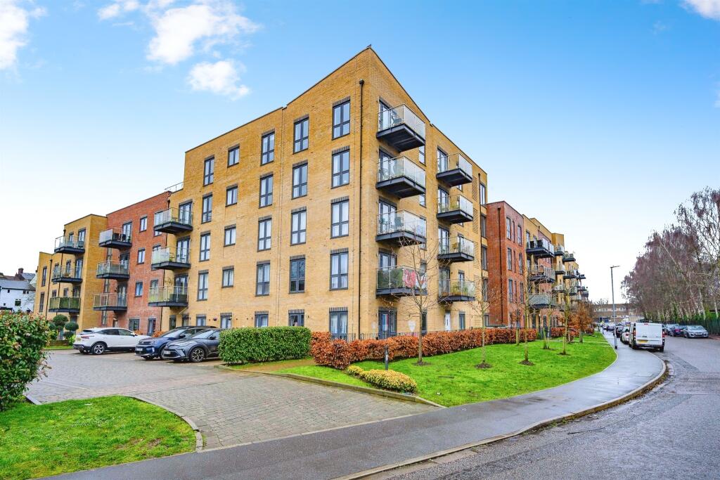 Main image of property: Frogmore Road, Hemel Hempstead