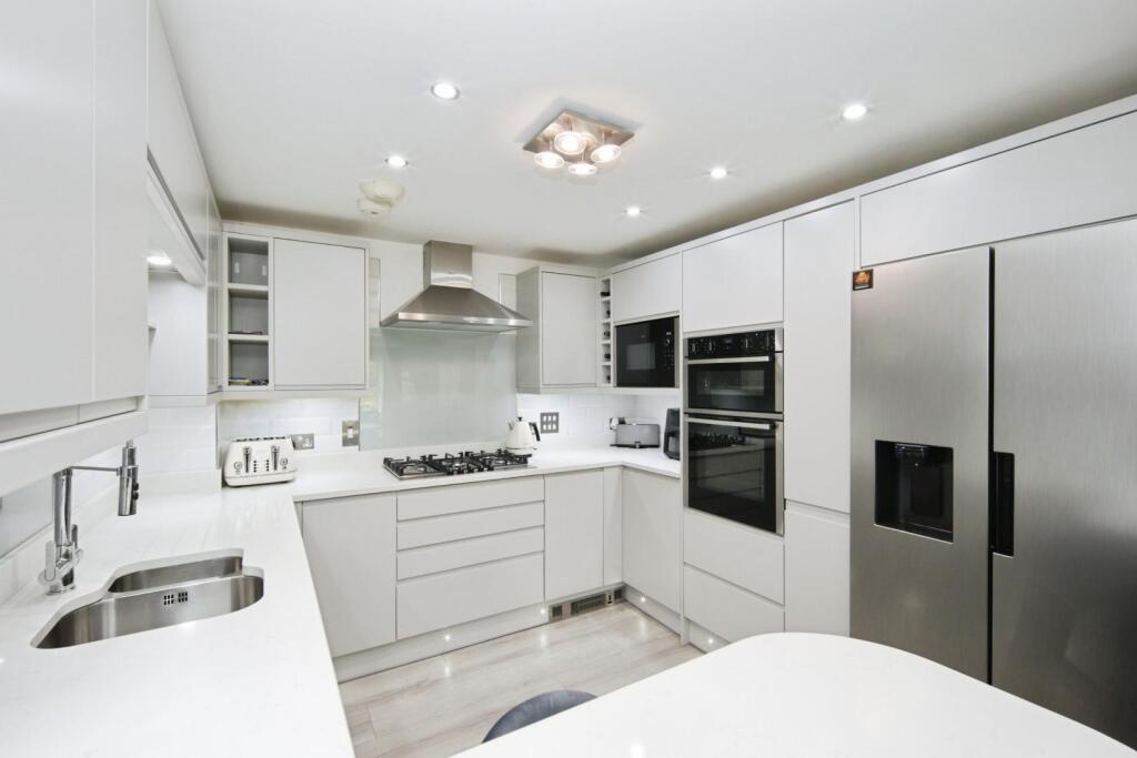 Apartment in Solihull, Knowle - View 2