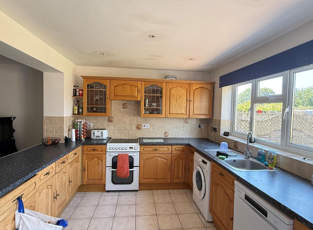 Pound Lane, Upper Beeding, West Sussex, BN44 3JB - View 3
