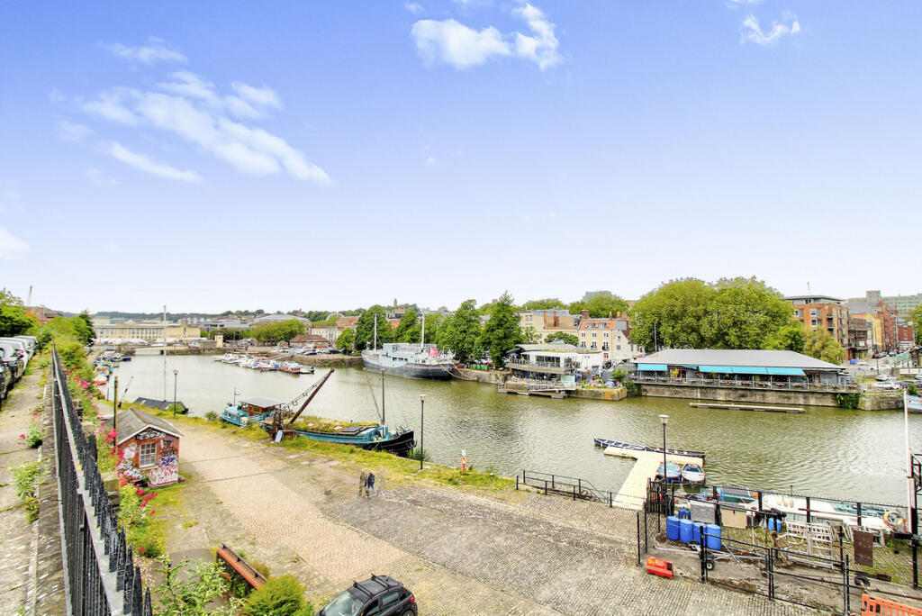 Apartment in Bristol, Wapping Wharf, Redcliffe - View 3