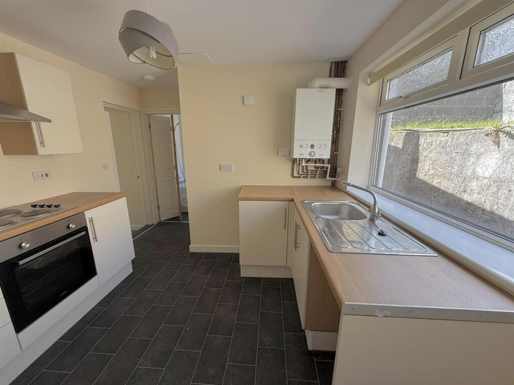 Station Road, Hirwaun, Aberdare photo 3