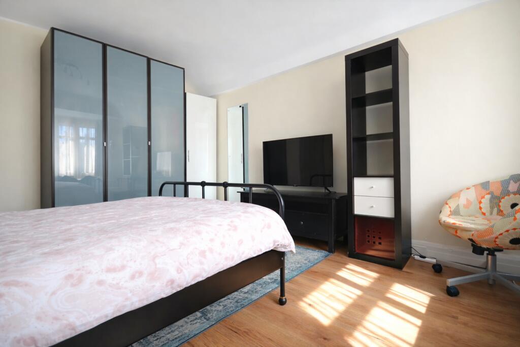 3 bedroom semi-detached house for rent