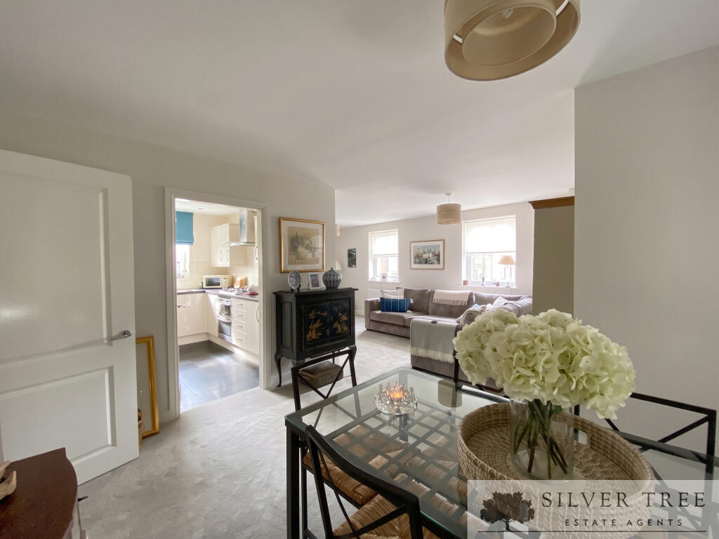 Apartment 6, Belgrave Lodge, 5 Belgrave Crescent, Scarborough, North Yorkshire photo 3
