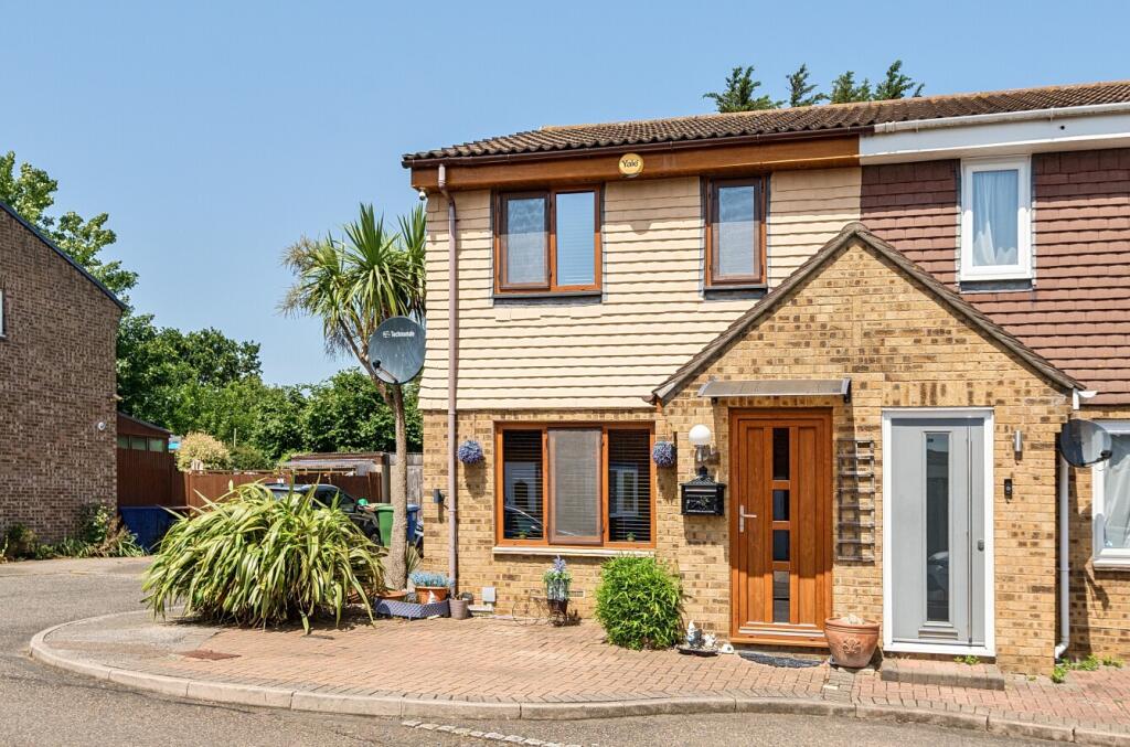 Main image of property: St. Pauls Place, Aveley, South Ockendon, Essex, RM15 4SA