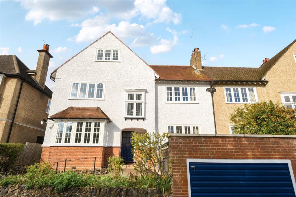 5-bed house on Doctors Commons Road, Berkhamsted, £1,350,000