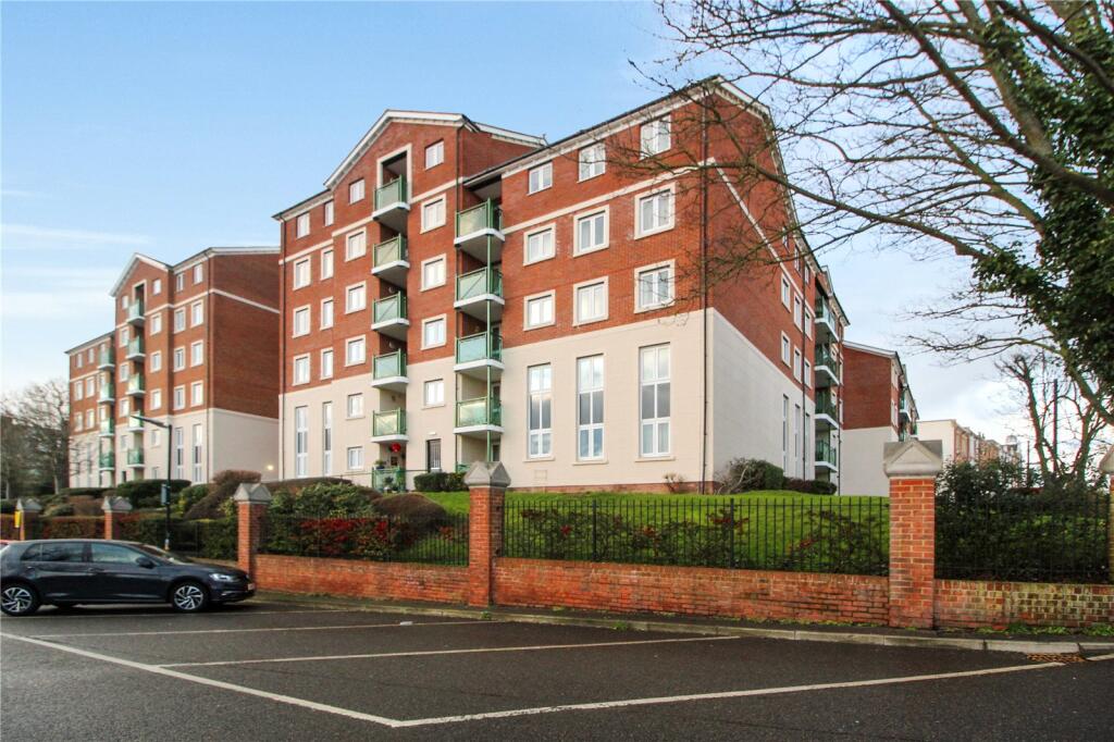 Main image of property: Hamlet Court Road, Westcliff-on-Sea, Essex, SS0