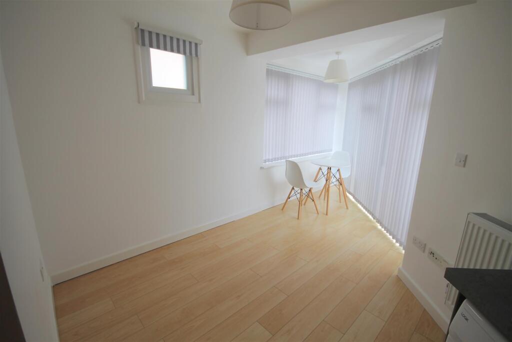 Apartment in Bristol, Staple Hill and Mangotsfield - View 4