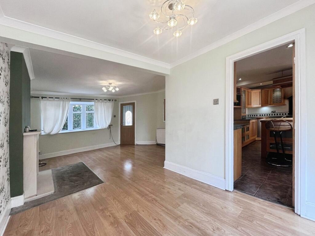 House in Gedling, Nottinghamshire - More