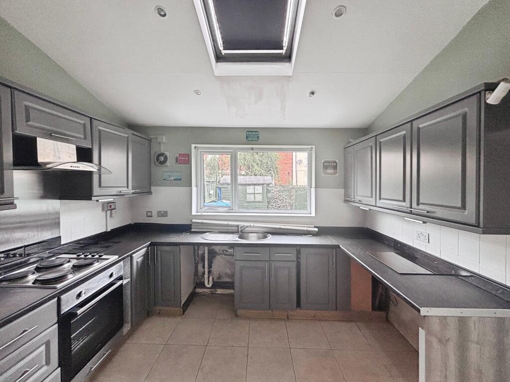 House in Hull, Kingston upon Hull - View 2