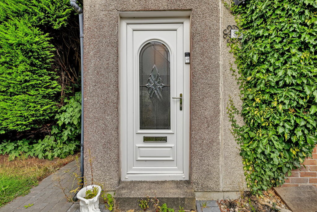88 Mainsacre Drive, Stonehouse, Larkhall, ML9 3QH photo 2