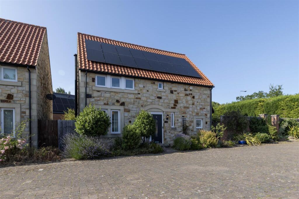 4-bed detached on The Steadings, Durham, £475,000