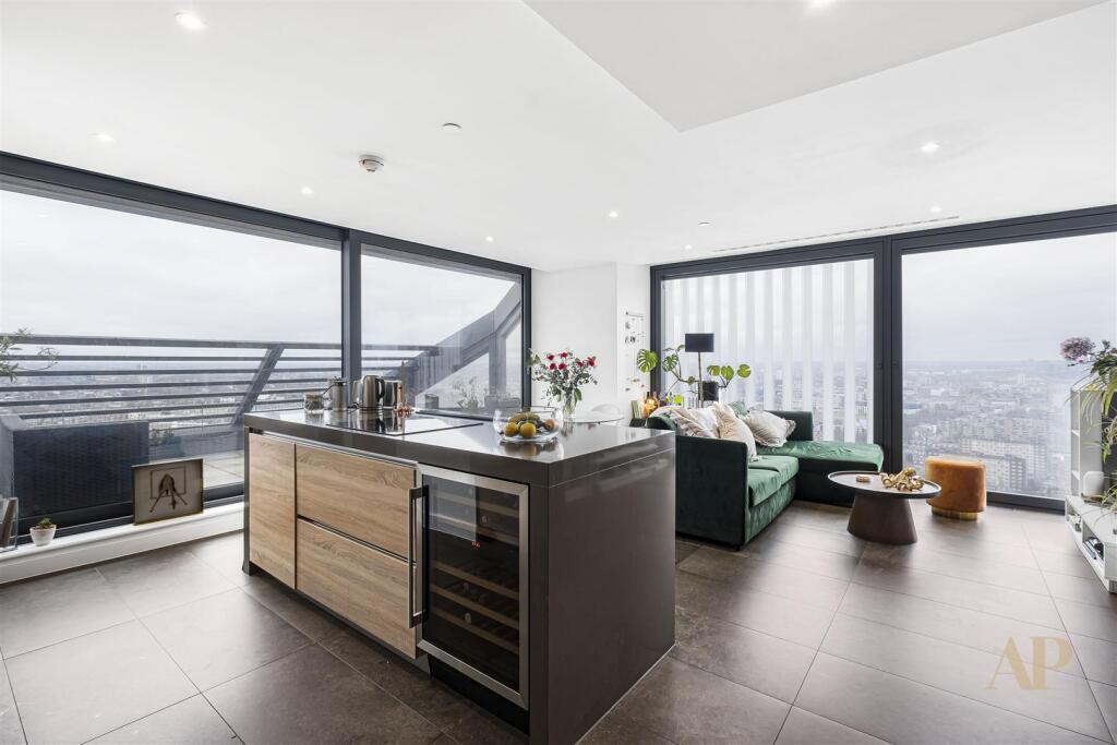 Main image of property: Chronicle Tower, City Road, London
