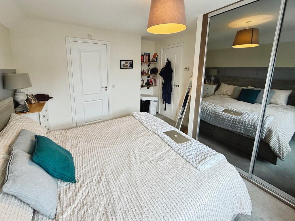 House in Warminster, Tascroft Rise, Wiltshire - More