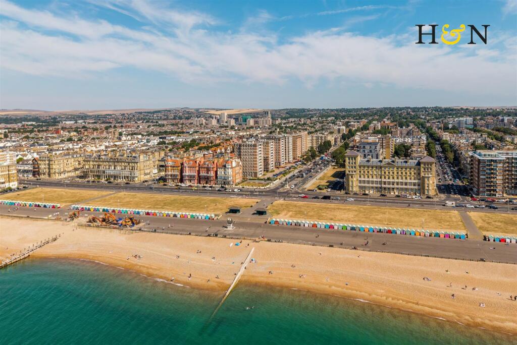 Apartment in Hove, Brunswick - View 4