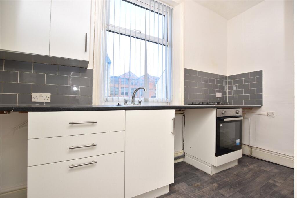 South Street, Morley, Leeds, West Yorkshire photo 4