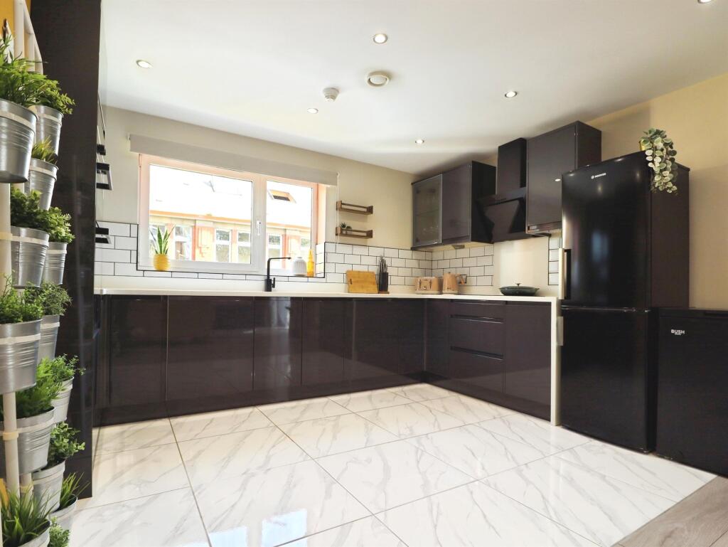 Apartment in Cardiff - View 5
