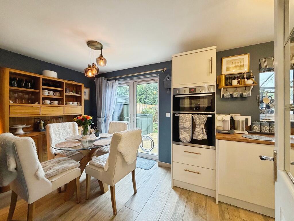 House in Stratford-on-Avon, Wellesbourne CP - More