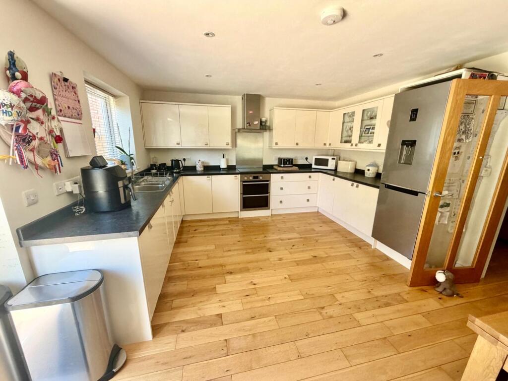 House in Runnymede, Ripley Springs, Egham - View 4