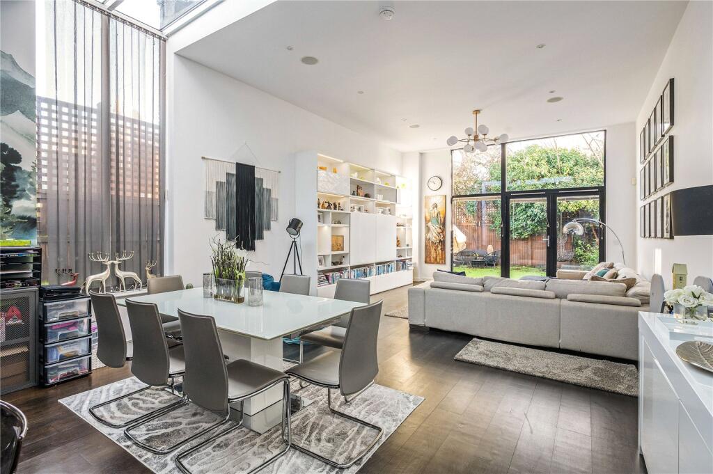 Main image of property: Ebury Mews, Islington, London, N5