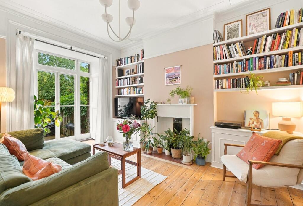 Apartment in London - View 2