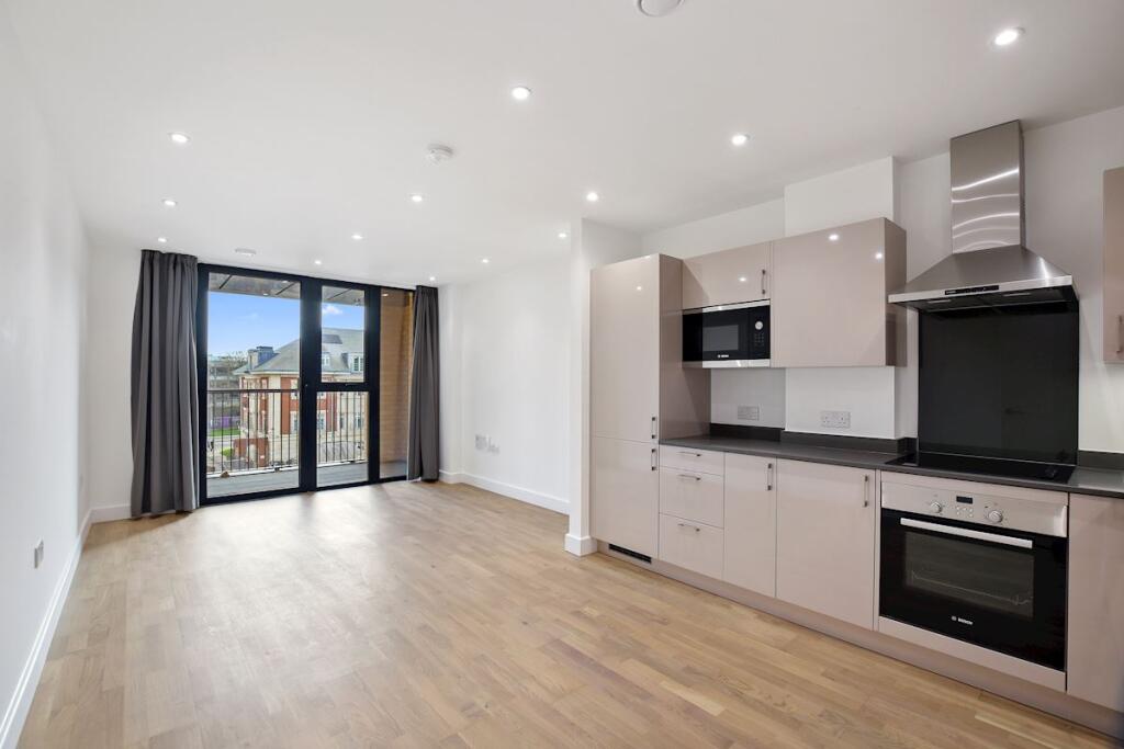 Apartment in Chelmsford - View 5