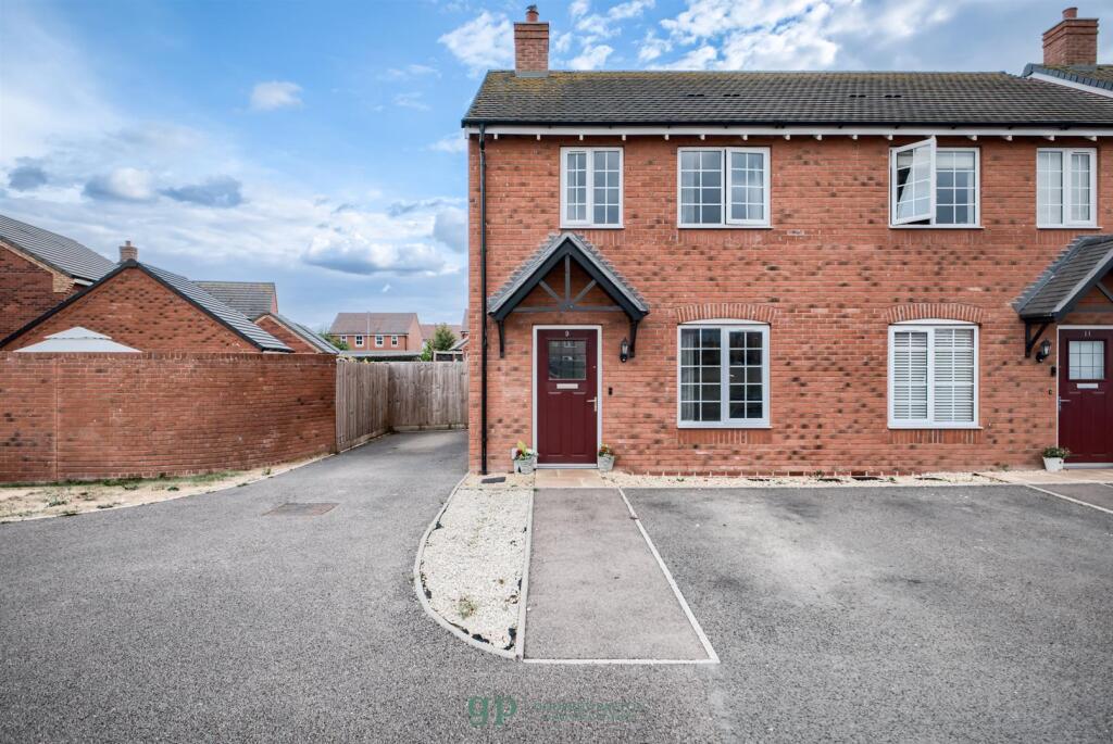 Main image of property: Barracuda Rise, Southam, CV47 1AU
