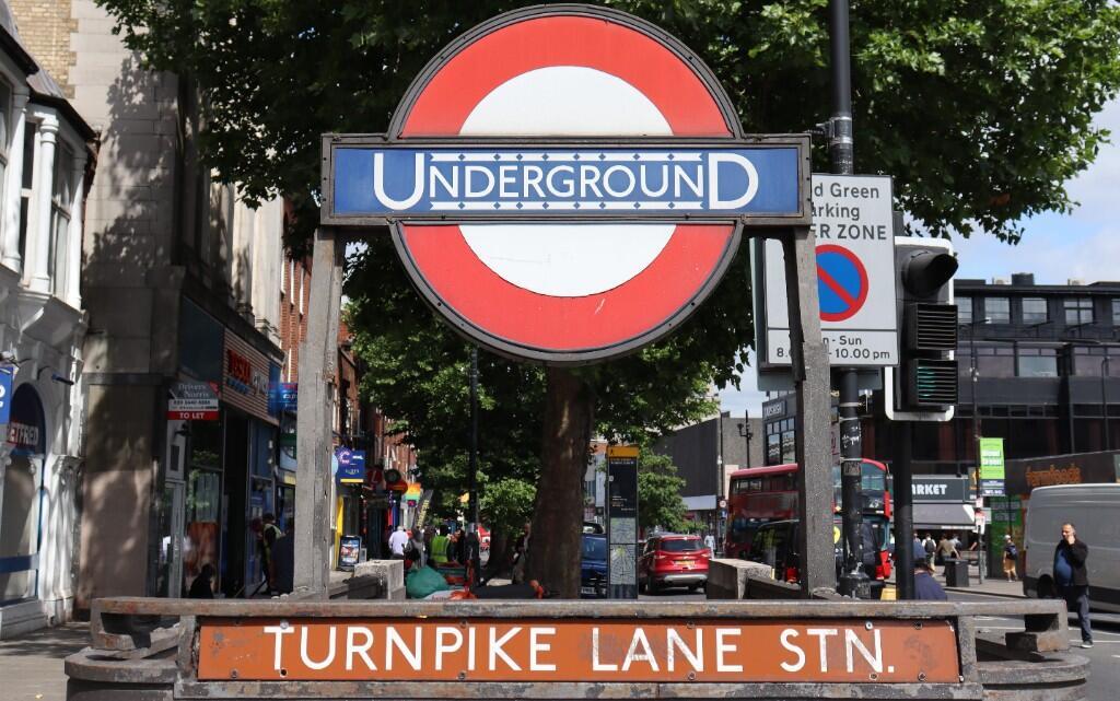 Bury Road, 
Wood Green,
N22 6FA photo 4