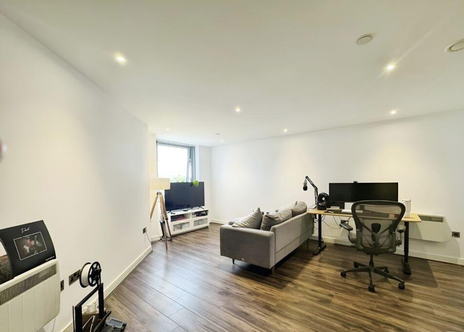 Apartment in Reading - More