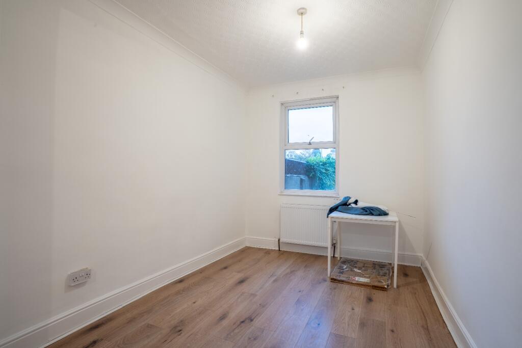 House in Gravesham, Kings Farm - View 5