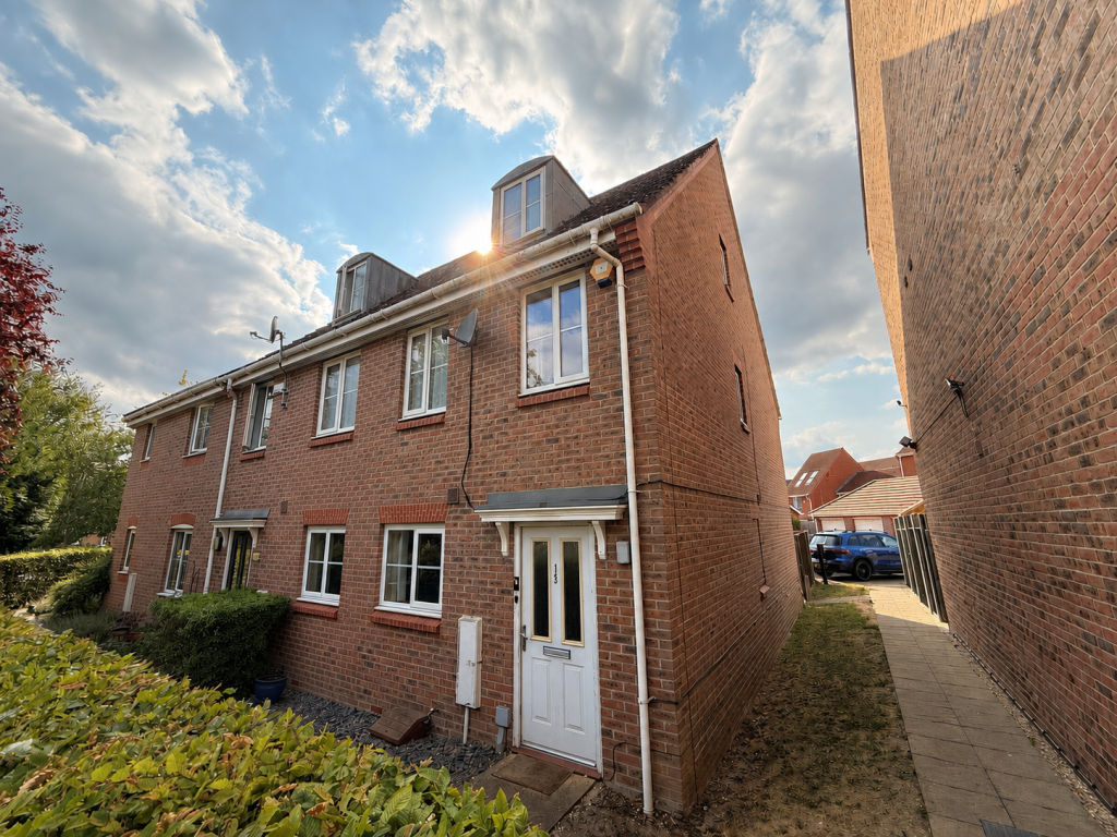 Main image of property: Woodland Walk, Aldershot, Hampshire, GU12