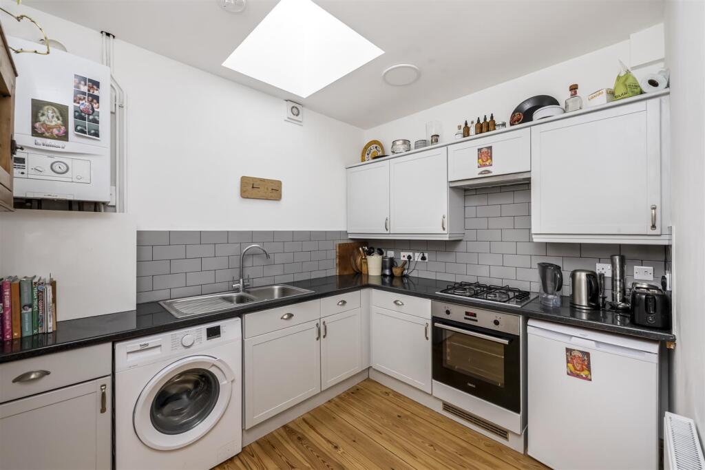 Apartment in Hove, Brighton and Hove - View 3