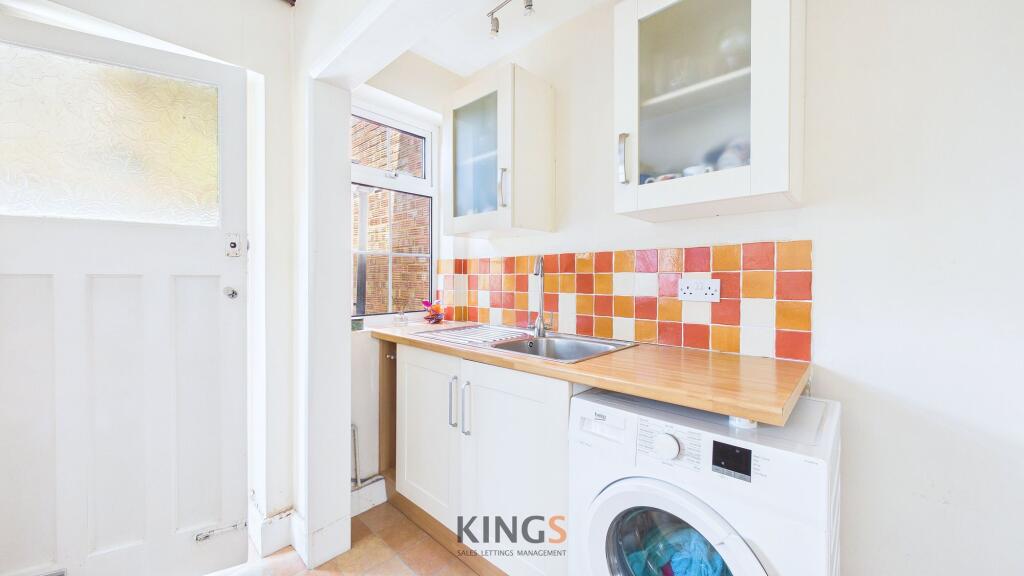 Birchwood Avenue, Hatfield, AL10 - View 5