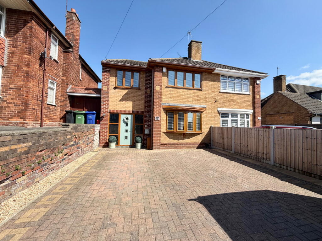 Main image of property: Commonside, Pensnett, Brierley Hill, DY5 4AD