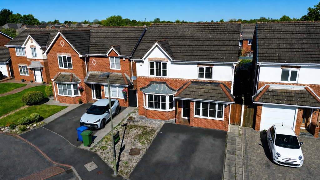 Brambling Way, Lowton, Warrington, WA3 2GS photo 2