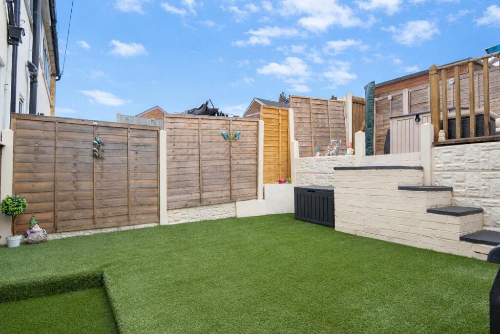 Somerdale Close, Bramley, LS13 4RZ photo 3
