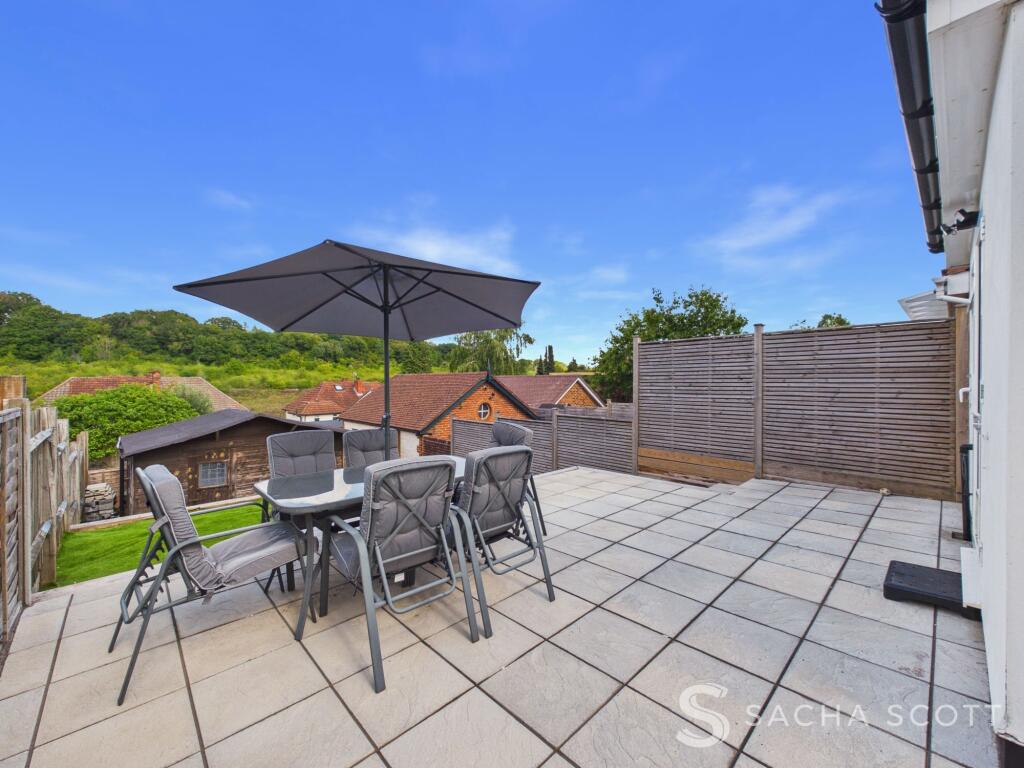 House in Reigate and Banstead, Lower Kingswood - View 3