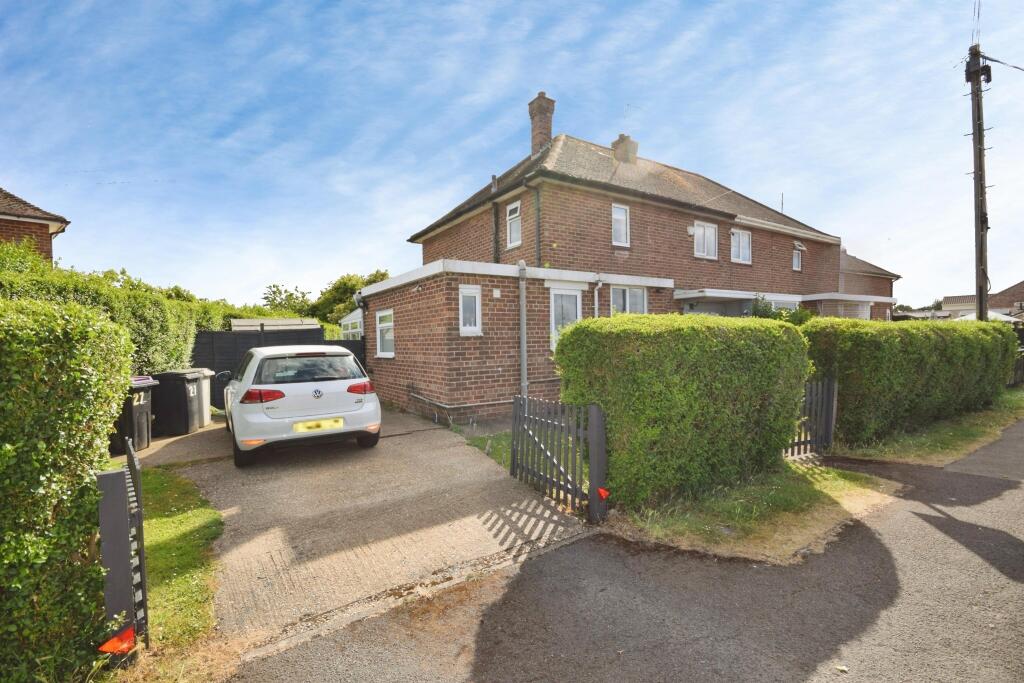Main image of property: Lincoln Green, Skegness, PE25
