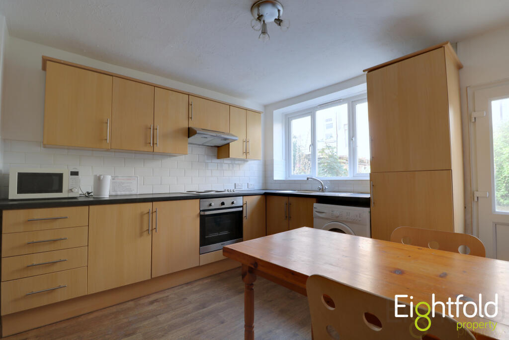 4 bedroom terraced house for rent