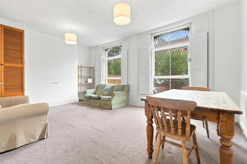 Apartment in London - View 2