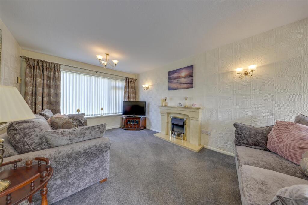 Redwood Drive, Rawtenstall, Rossendale photo 2