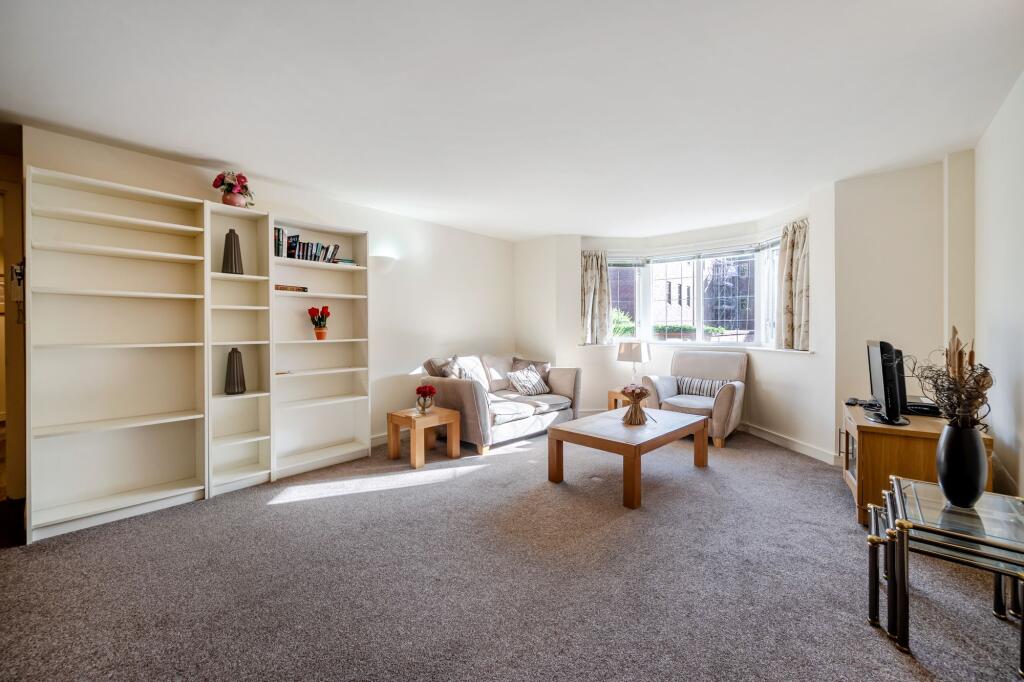 Apartment in Wilmslow - View 5