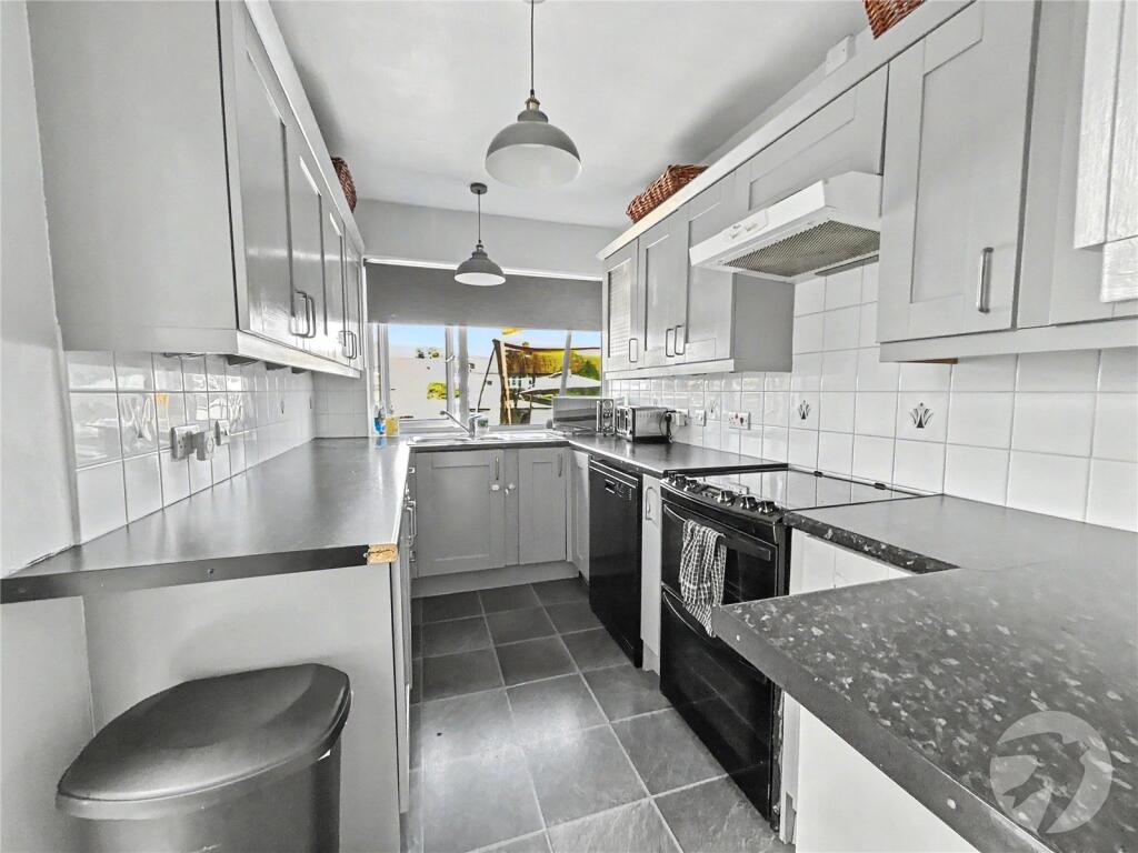 House in London - View 6