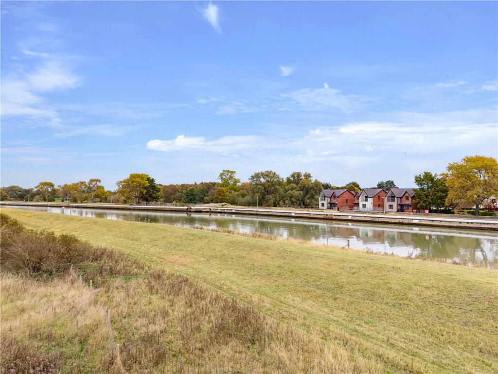 Marina Quays, Caister Road, Great Yarmouth, Norfolk, NR30 photo 2
