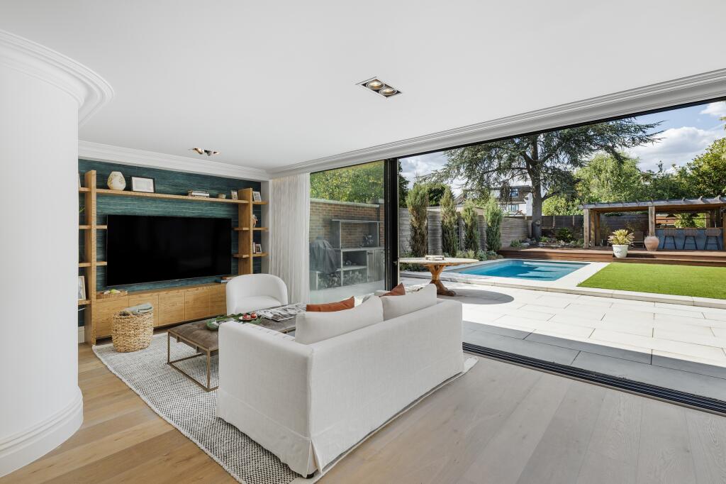 House in London - View 5