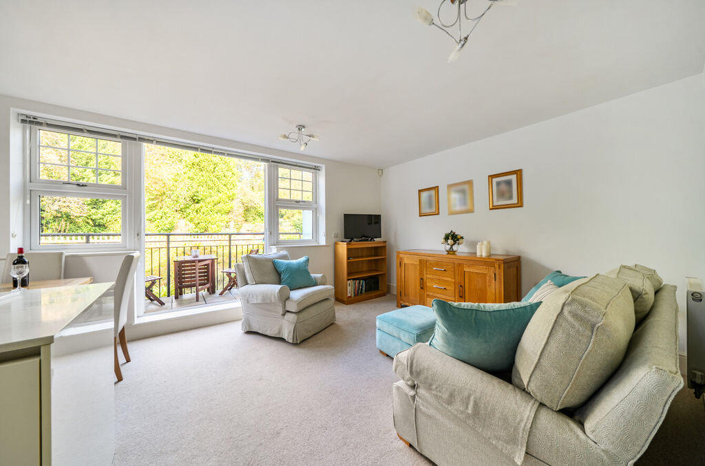 Woodcote Valley Road, West Purley photo 4