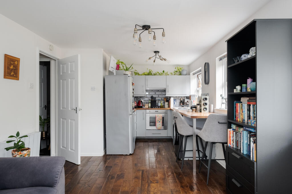 Apartment in London - More