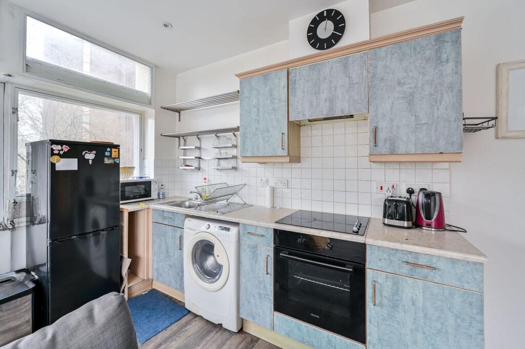 Apartment in London - View 3