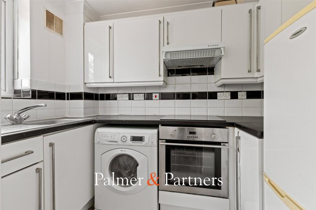 Apartment in Colchester, Stanway - More