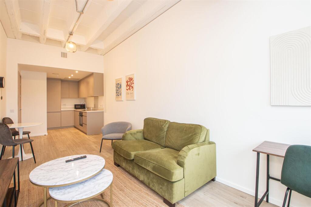 Apartment in Milton Keynes - More