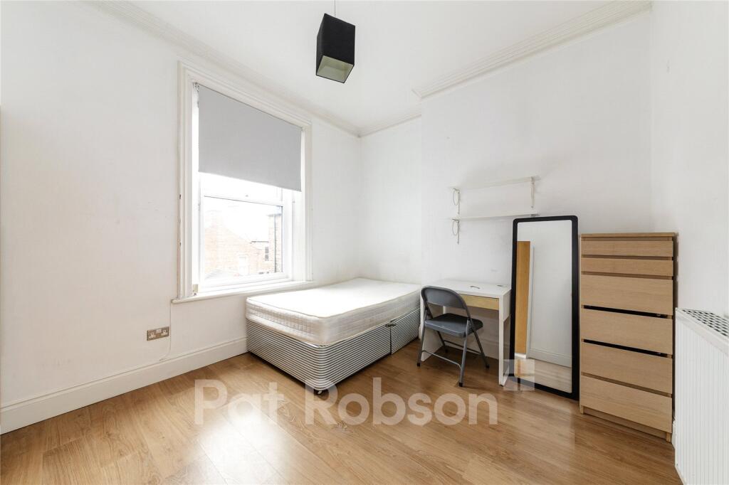 Apartment in Newcastle upon Tyne - View 5